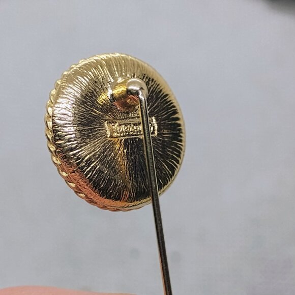 Vtg Crown Trifari Hand Painted Stick Hat Lapel Pin Bouquet of Purple Violets - Picture 4 of 4